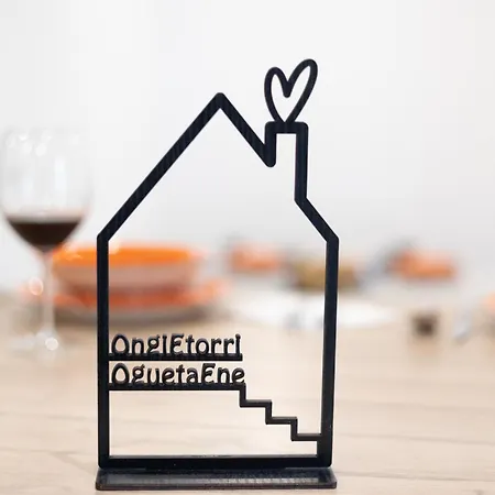 Apartment Nuevo, Grande Con Garaje, Arena, Casco Viejo