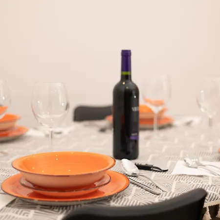 Nuevo, Grande Con Garaje, Arena, Casco Viejo Apartamento